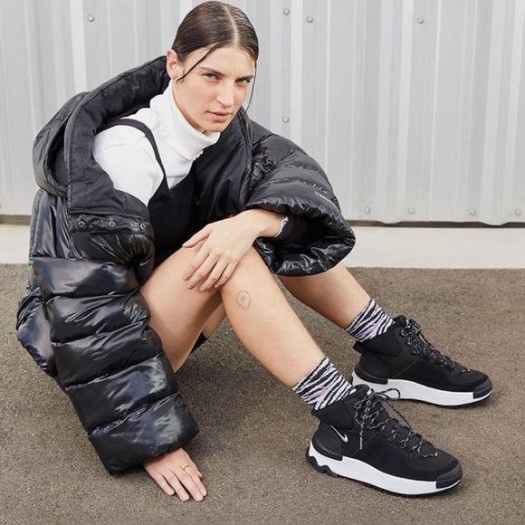 Nike Women's City Classic Boot - Picture 2 of 13